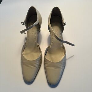 Vintage Elegant Cream Women's Shoes
